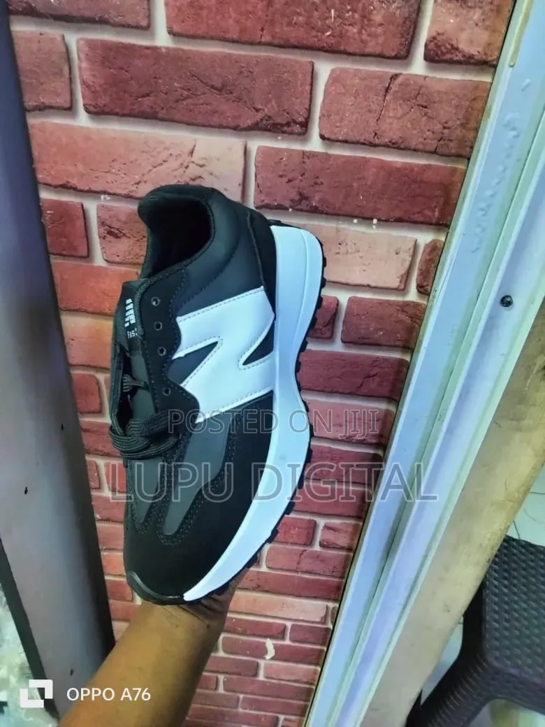 New Balance 327
Black 
Size 37-43