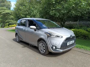 Toyota Sienta 1.5 FWD (6-seater) 2016 Silver