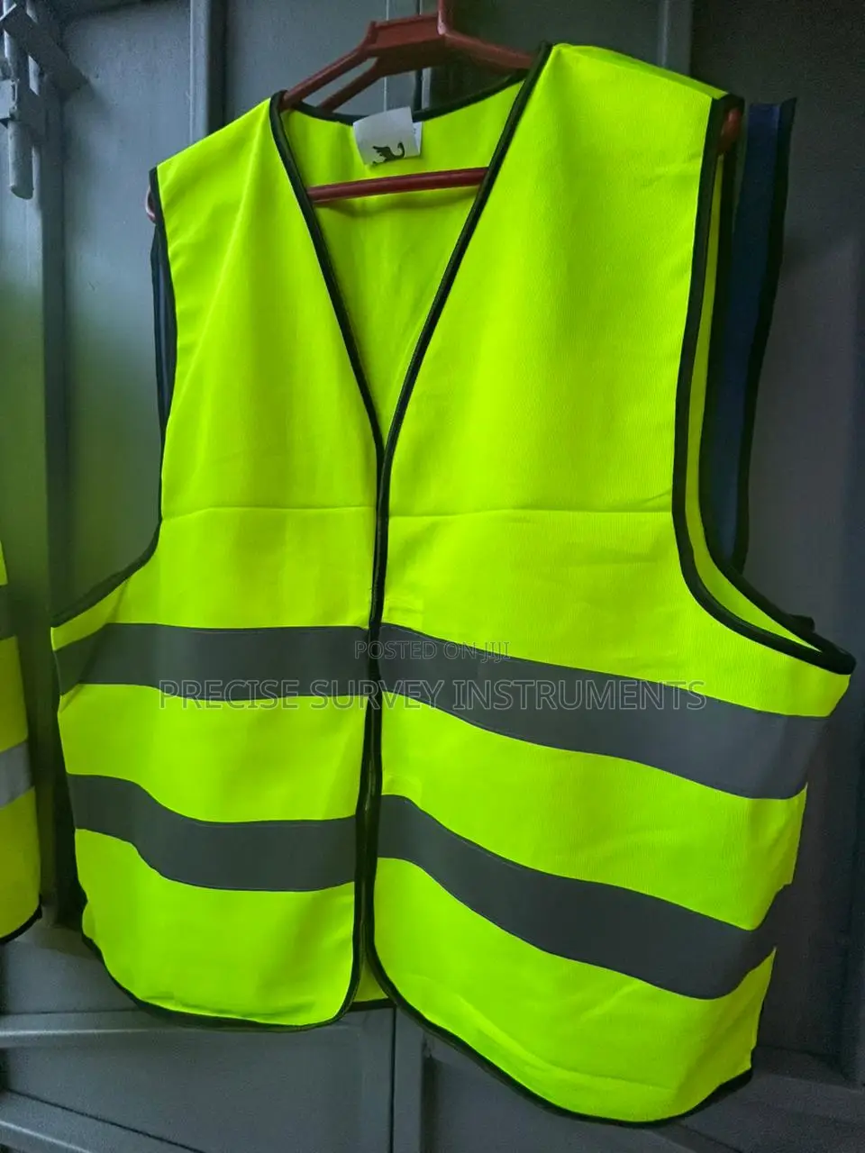 Reflector Vest For Contractors And Site Visitors