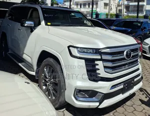 Toyota Land Cruiser 2022 White