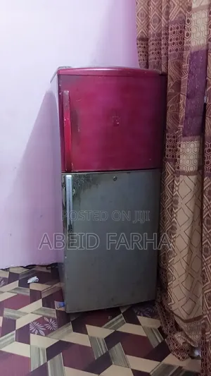 Fridge Good Condition but Haina Gas