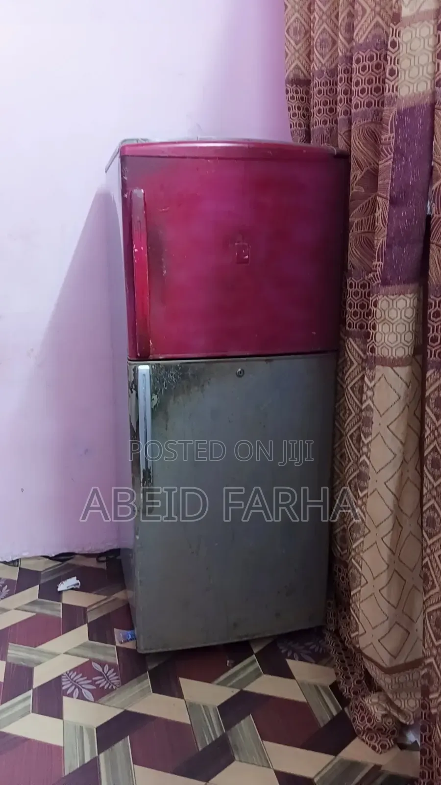 Fridge Good Condition but Haina Gas