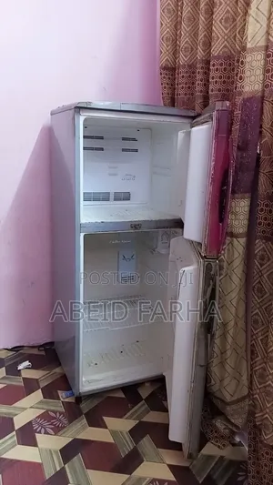 Fridge Good Condition but Haina Gas