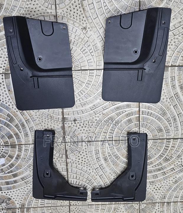 Mudflaps Original Hiace 7l/9l