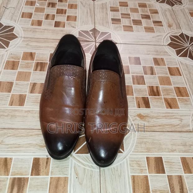 Official Brown Leather Shoes Size 41 - thumbnail 2