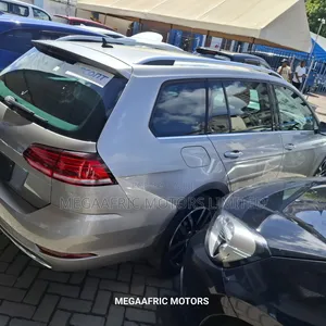 Volkswagen Golf 2019 Beige
