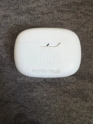 White JBL Wave Beam Earbuds