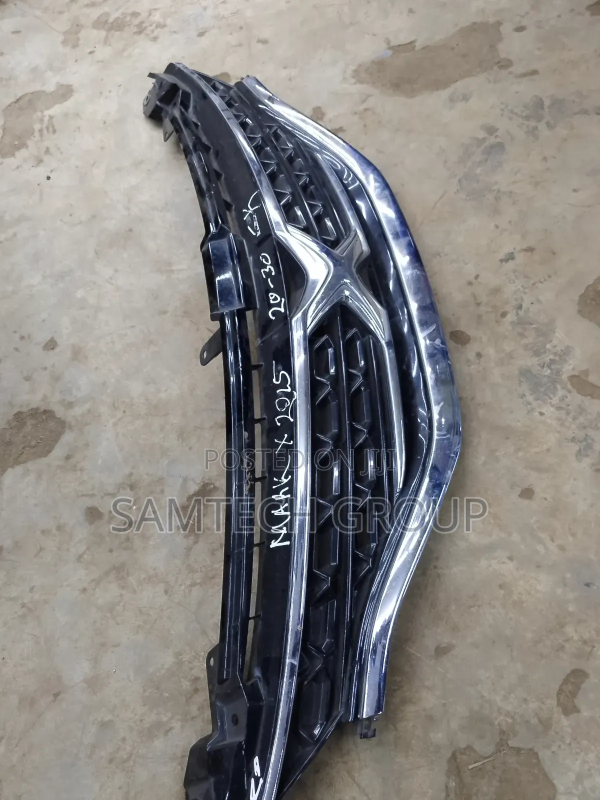 Toyota Mark X Grill 2015