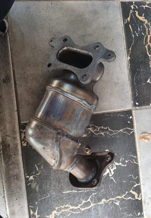 Honda Fit Catalytic Converters (Mufflers)