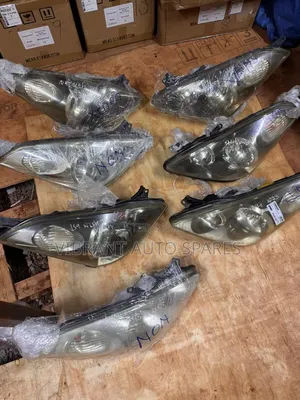 Toyota Wish 2003 Headlights Non Zenon