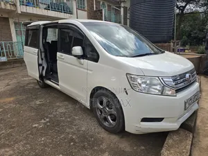 Honda Stepwgn 2012 White