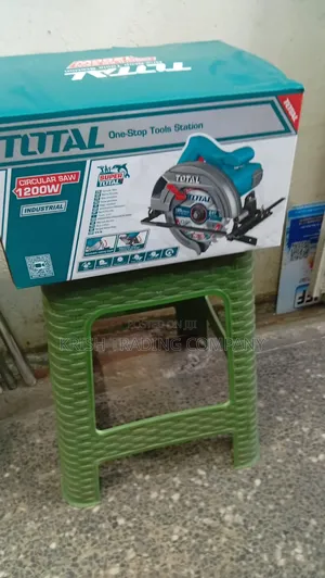 Total 1200w Industrial Circular Saw