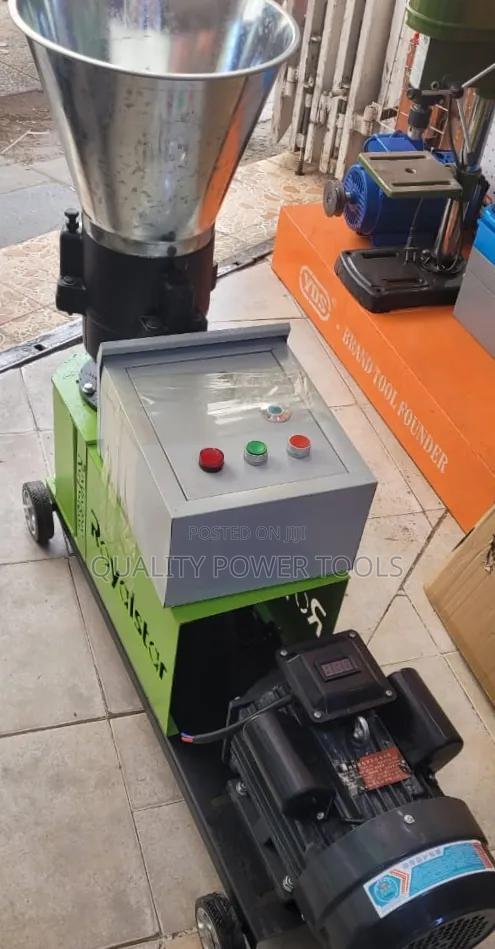 Pelletizer Machine 7.5hp Automatic Pellet Mill 300kg/Hr Heavy