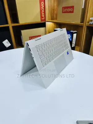 New Laptop HP OmniBook 5 Flip 16GB Intel Core 7 SSD 512GB