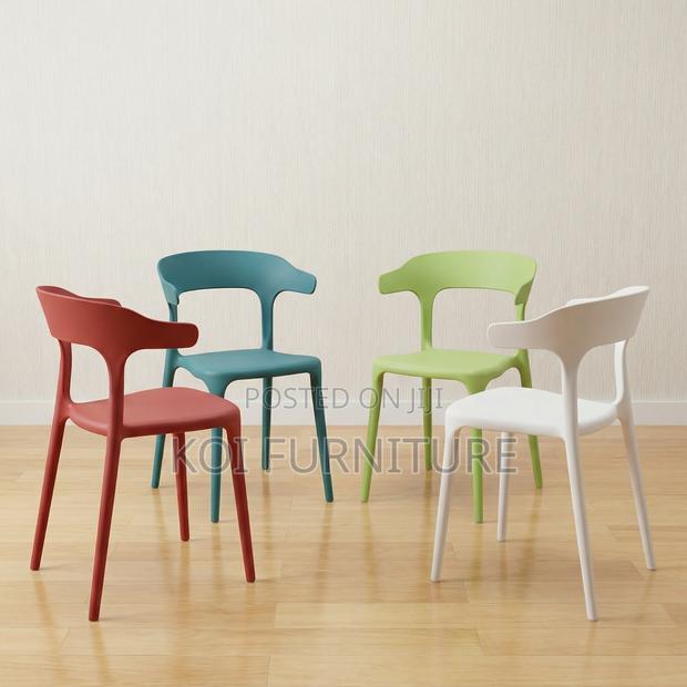 Dining Chair : Urban Bistro Plastic Chai - thumbnail 2
