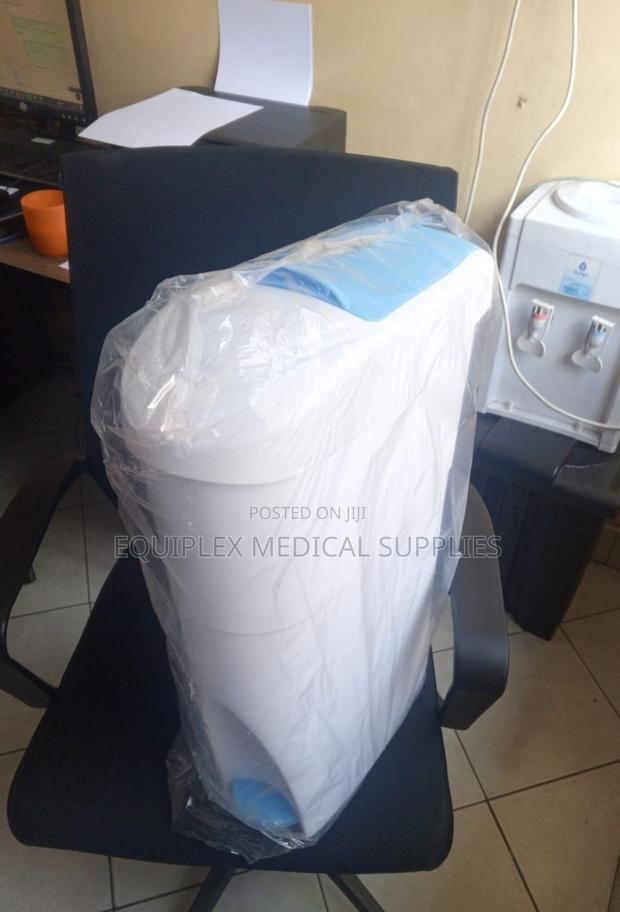 White 18l Hospital Sanitary Bins (Pedal Operated 18l Sanitary Bins)