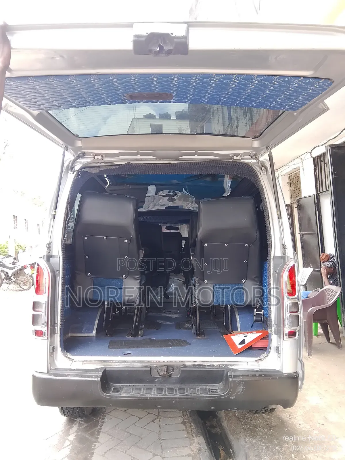 Toyota HiAce SV Premium 2013 Silver