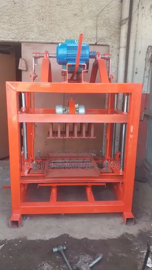 Interlocking Bricks Machine