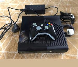 Xbox 360 and 10 Games - thumbnail 2