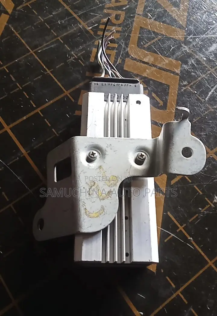Fuel Pump Computer/ Module Nissan Serena C26