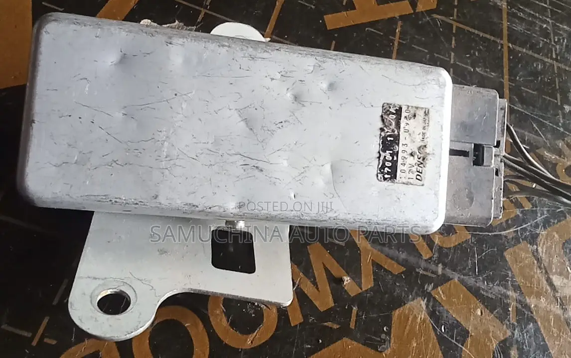 Fuel Pump Computer/ Module Nissan Serena C26