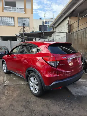 Honda Vezel 2019 Red