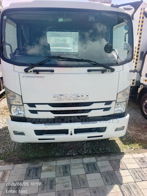 Isuzu Forward 2019 White
