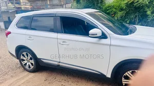 Mitsubishi Outlander 2016 White