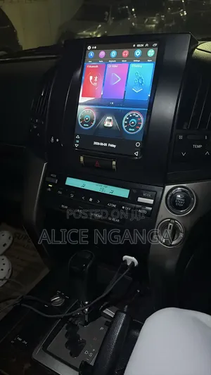 Toyota Land Cruiser 2009 White
