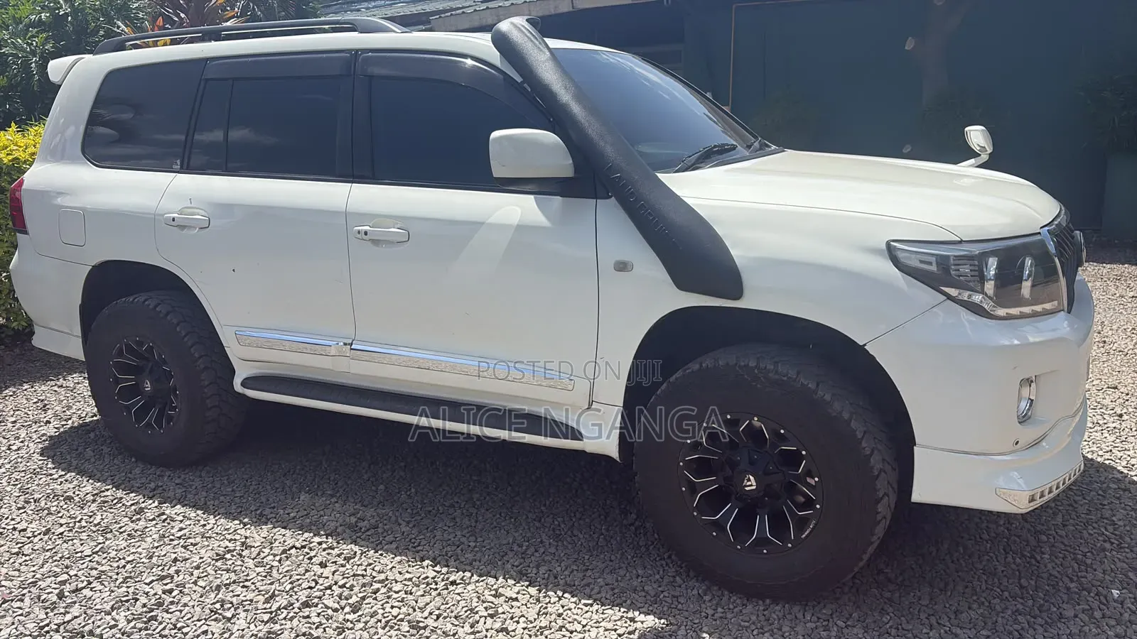 Toyota Land Cruiser 2009 White