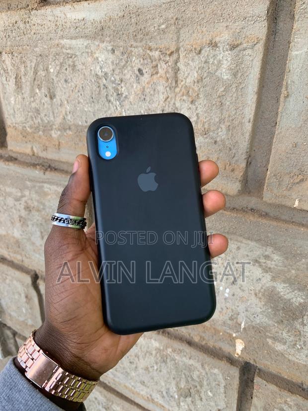 Apple iPhone XR 64 GB Blue - thumbnail 2