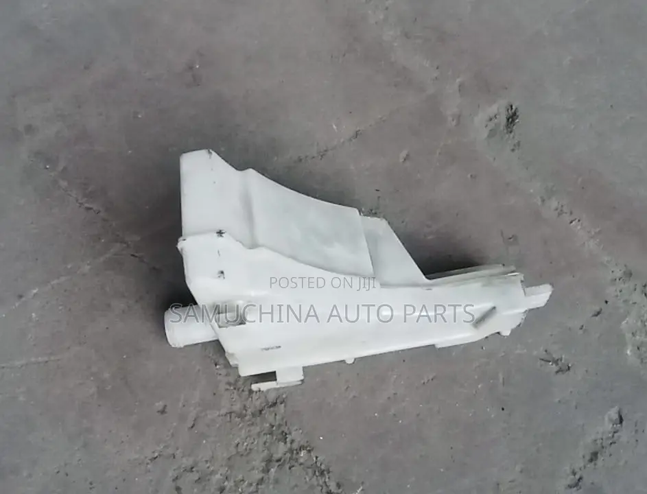 Coolant Reservoir Bottle Nissan Tiida