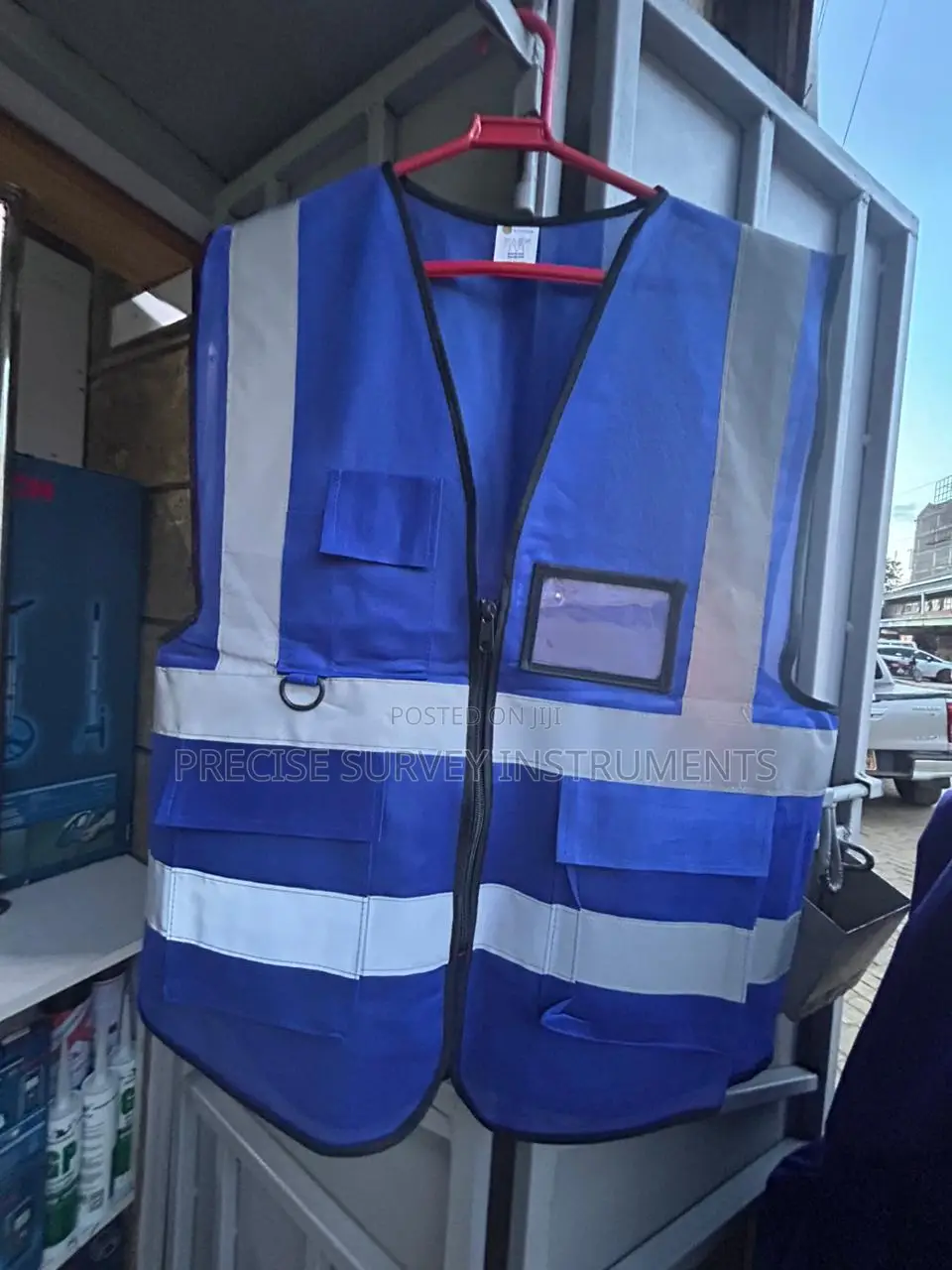 Professional Reflective Work Vest With Secure Pockets