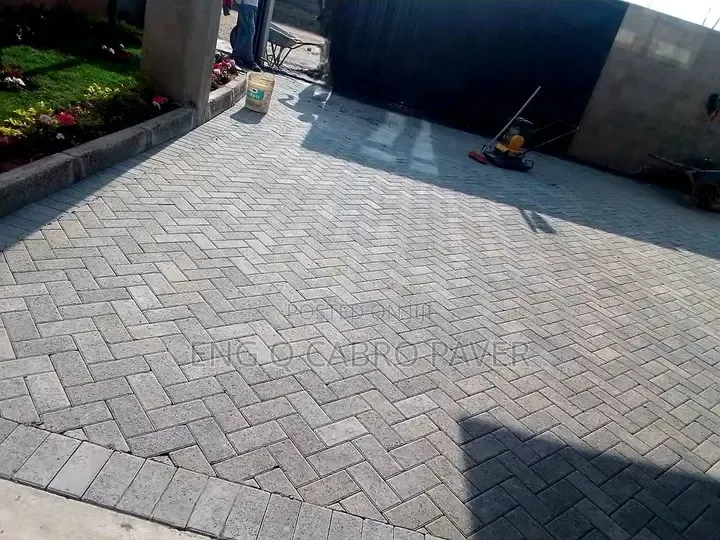 Professional Cabro Paving Installation and Polishing
