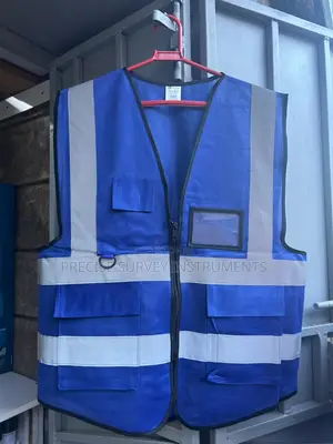 Surveyor Reflector Vest With Functional Storage Pockets