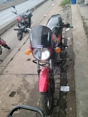 Bajaj Boxer 150 UG 2022 Red