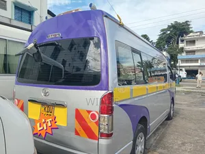 Toyota HiAce 2018 Silver