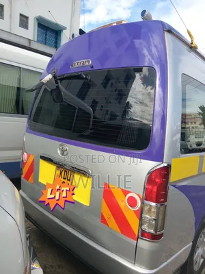 Toyota HiAce 2018 Silver