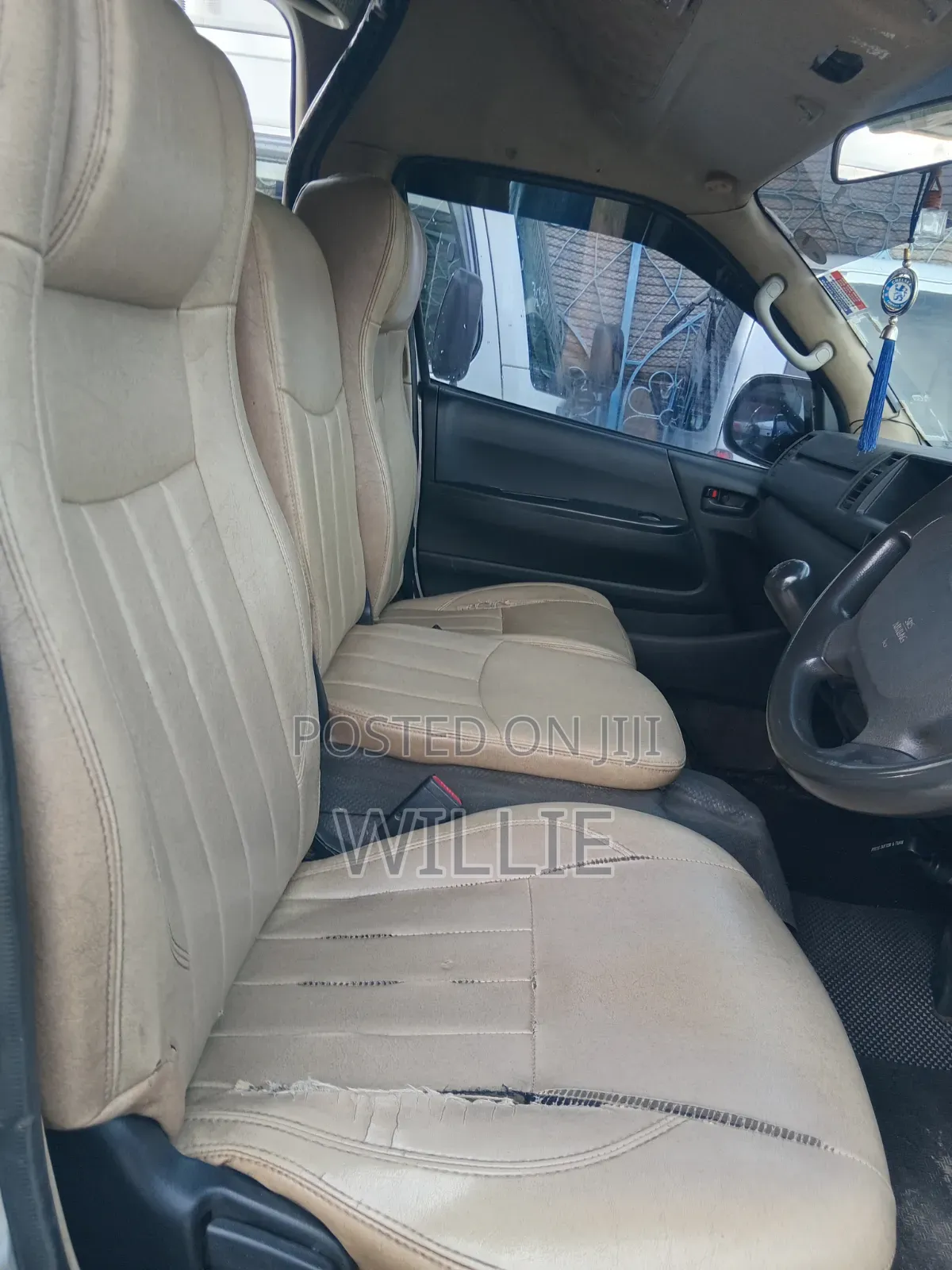 Toyota HiAce 2018 Silver
