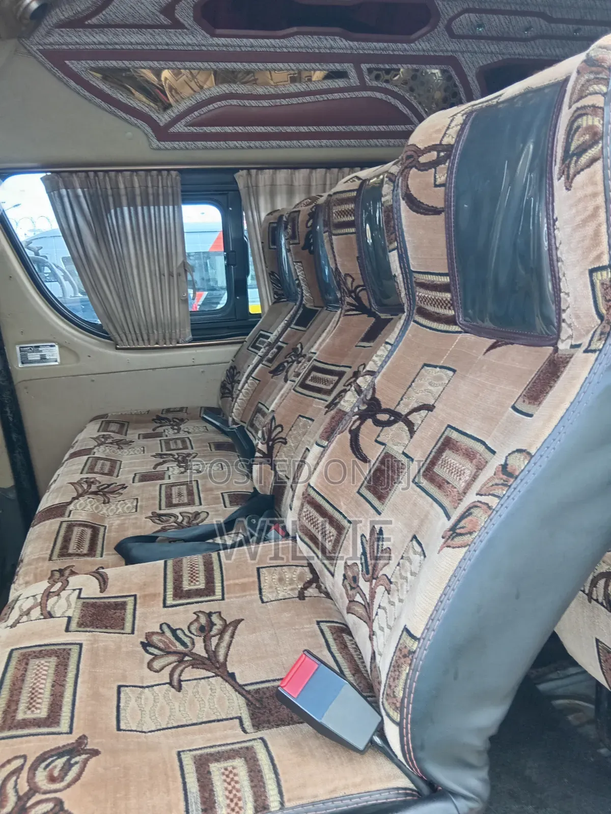 Toyota HiAce 2018 Silver