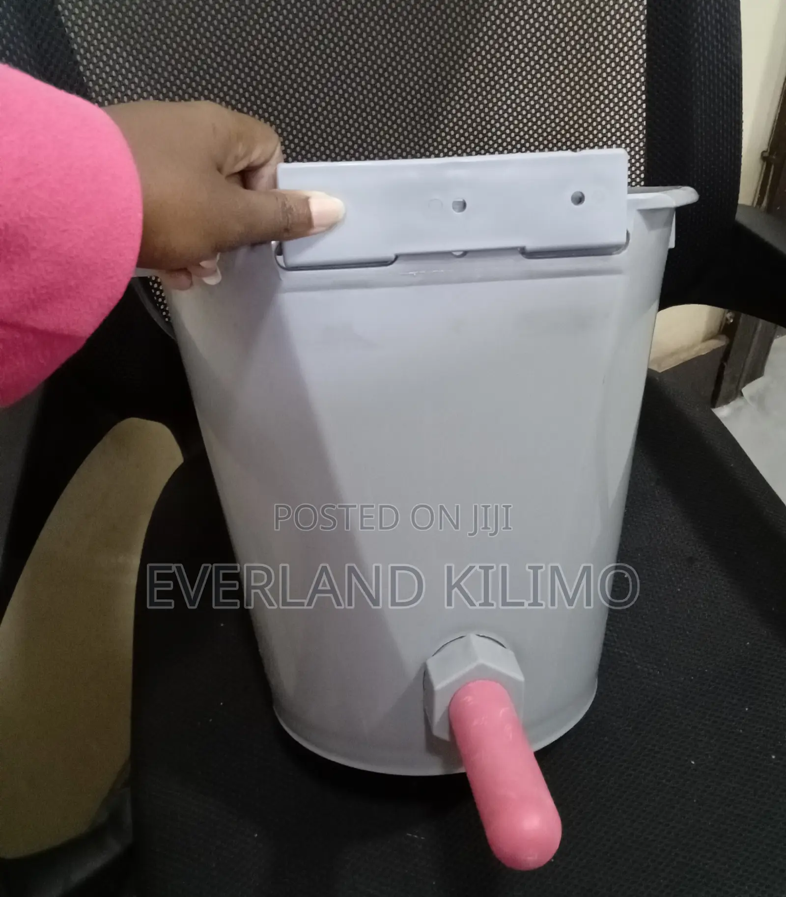 Calf Feeding Buckets 1 Teat