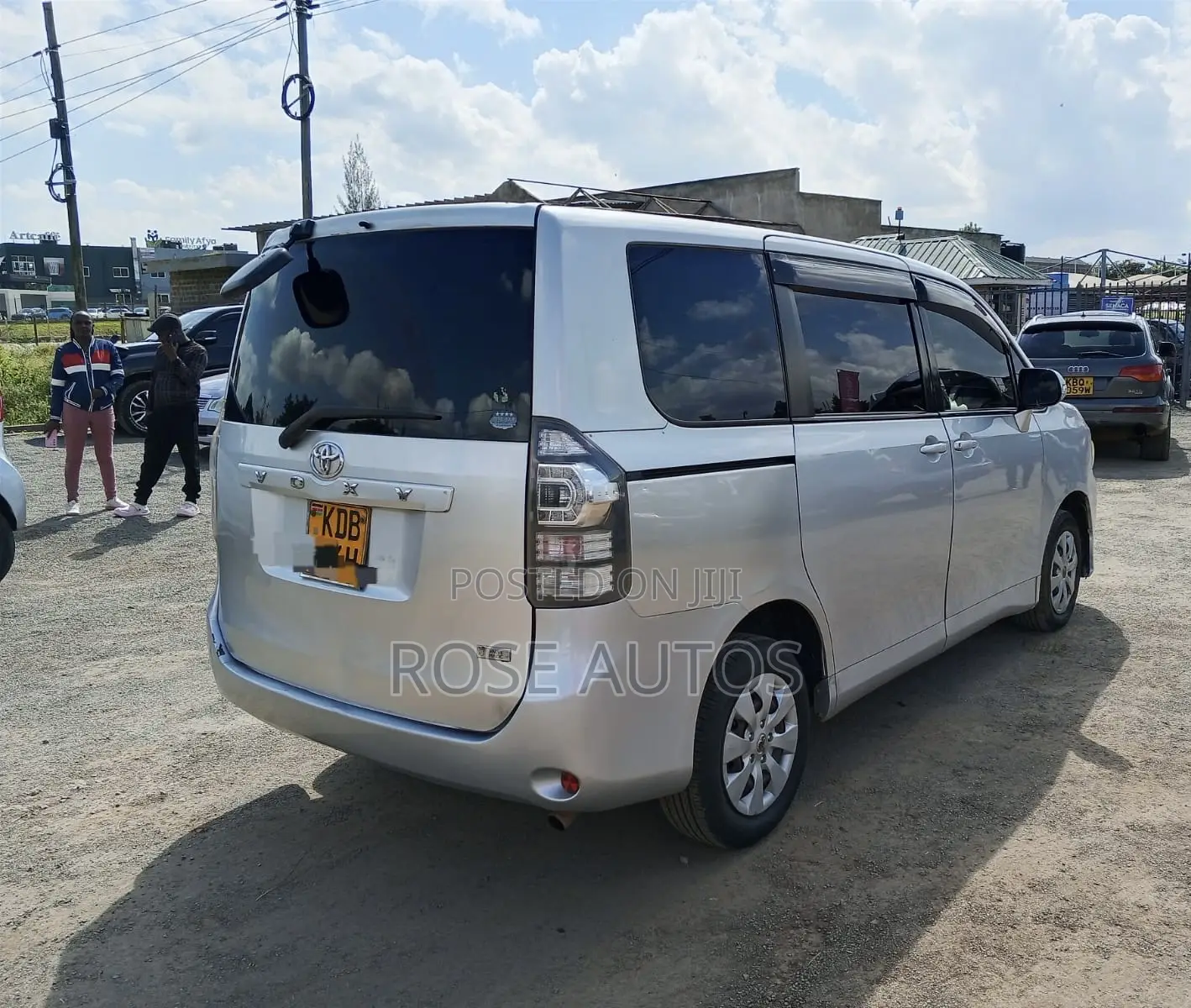 Toyota Voxy 2013 Silver