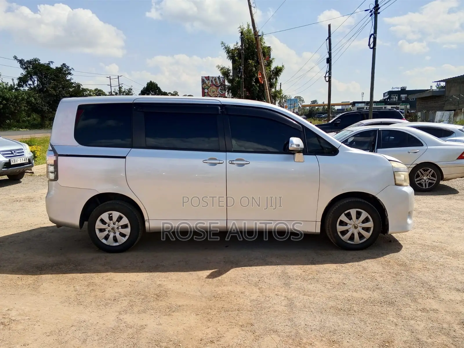 Toyota Voxy 2013 Silver