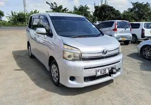 Toyota Voxy 2013 Silver