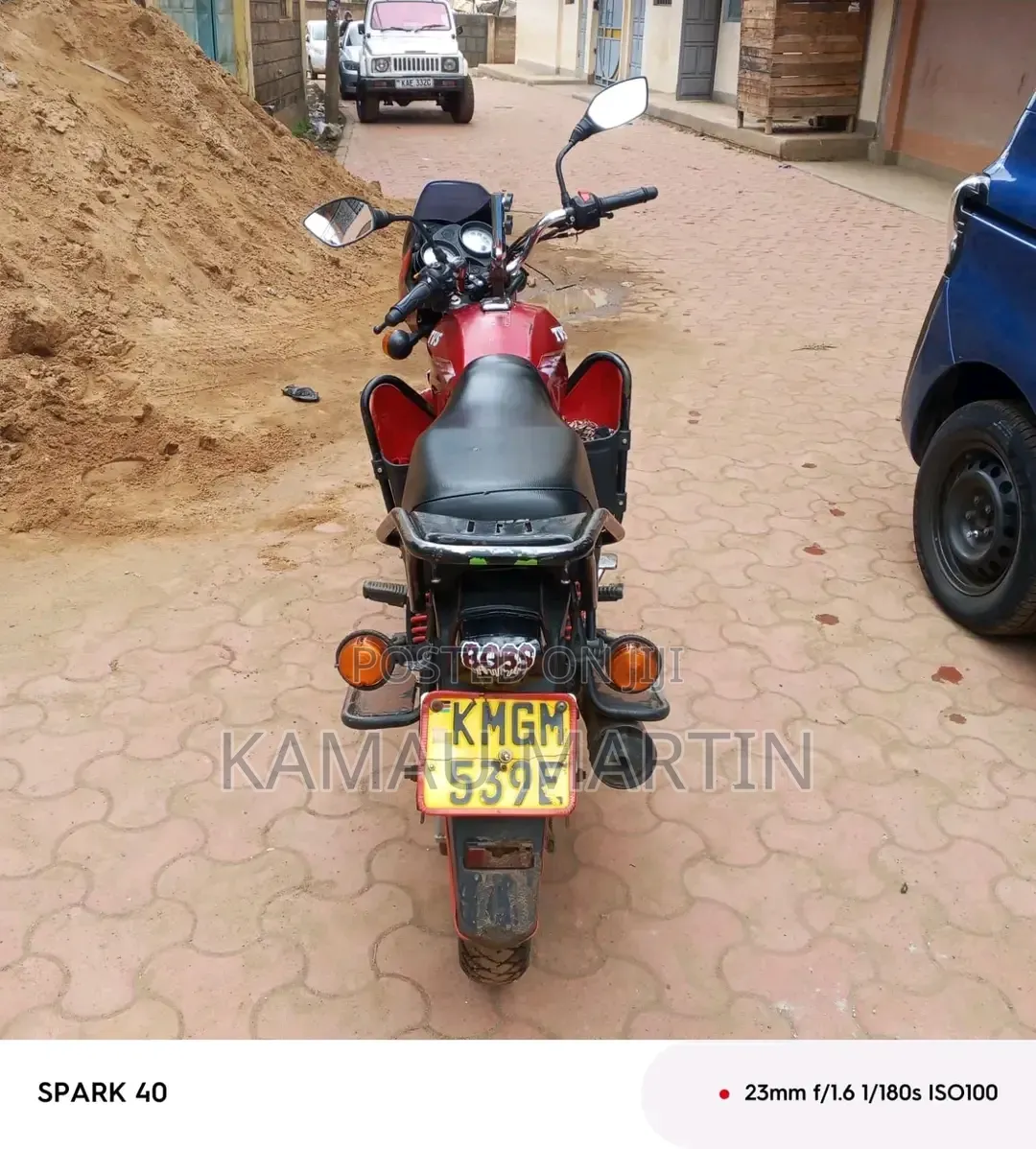 TVS HLX Plus ES 2024 Red