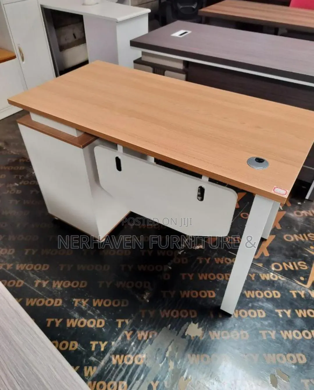 1.4 Executive Desk – Modern Office Desk for Professional Workspace