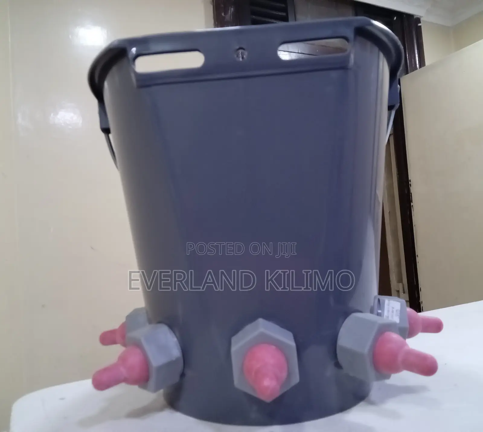 Bucket Plastic Multiple Teats - 5 Teats