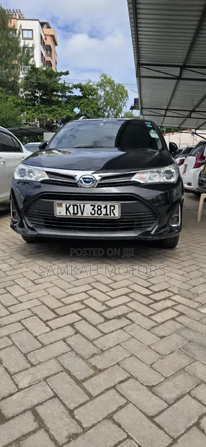 Toyota Corolla Fielder 2018 Black