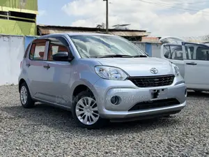 Toyota Passo 1.0 FWD 2018 Silver
