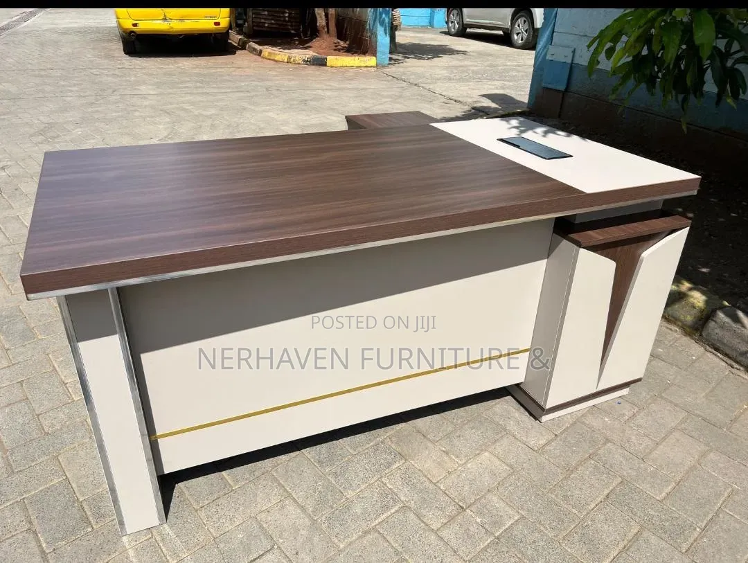 Executive L-Shaped Office Desk – Modern Corner Workspace Solution